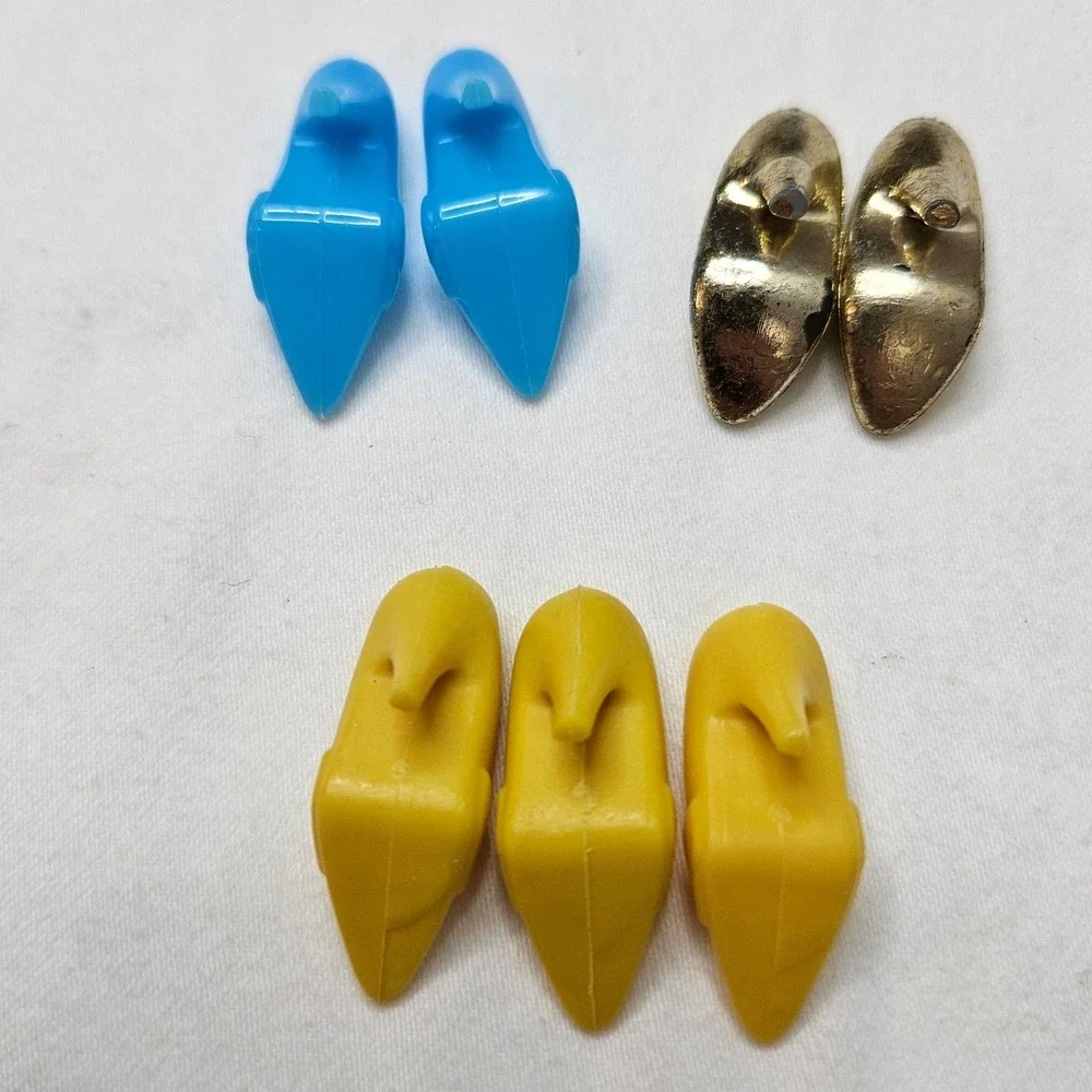Vintage Fashion Doll High Heel Shoes Lot Blue Gold Yellow Pumps 7pc Accessory